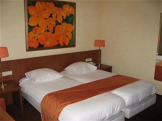 Der Valk Hilversum/ De Witte Bergen 4*