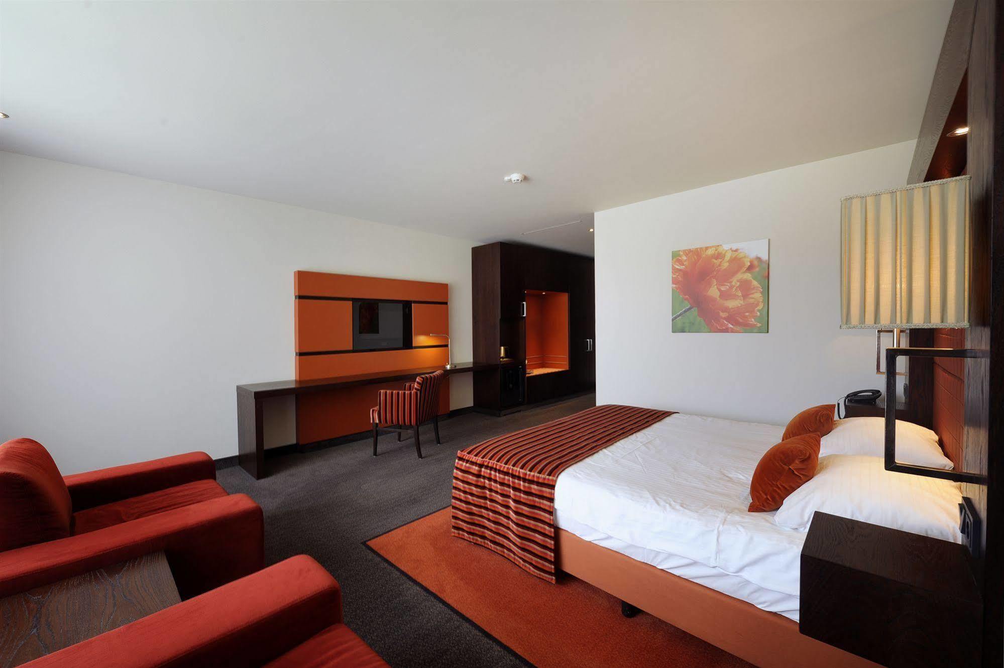 Hotel Der Valk Hilversum/ De Witte Bergen 4*